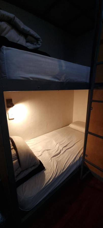 Katana Capsule Hostel Mendoza Ngoại thất bức ảnh